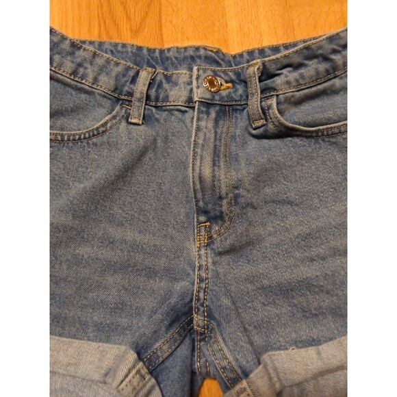 H & M Denim Shorts Womens Size 4 Rolled Up Cutoffs Medium Wash Mid Rise - Picture 4 of 8